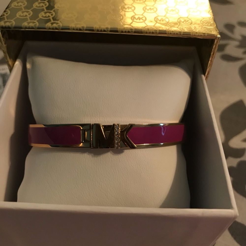 NEW- MK, Michael Kors, Fuchsia & Gold Bracelet, spring clasp. NWT
